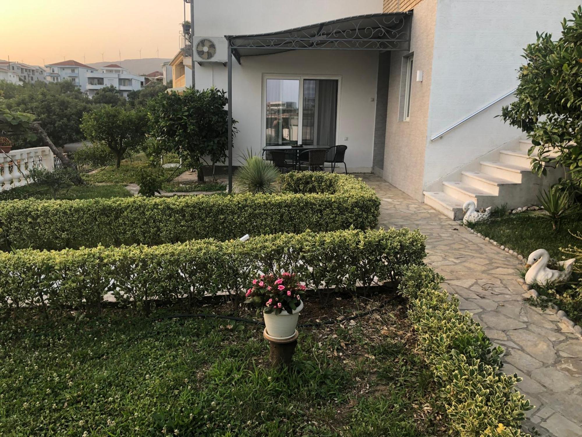 Rejhan Totti Ulcinj Exterior foto